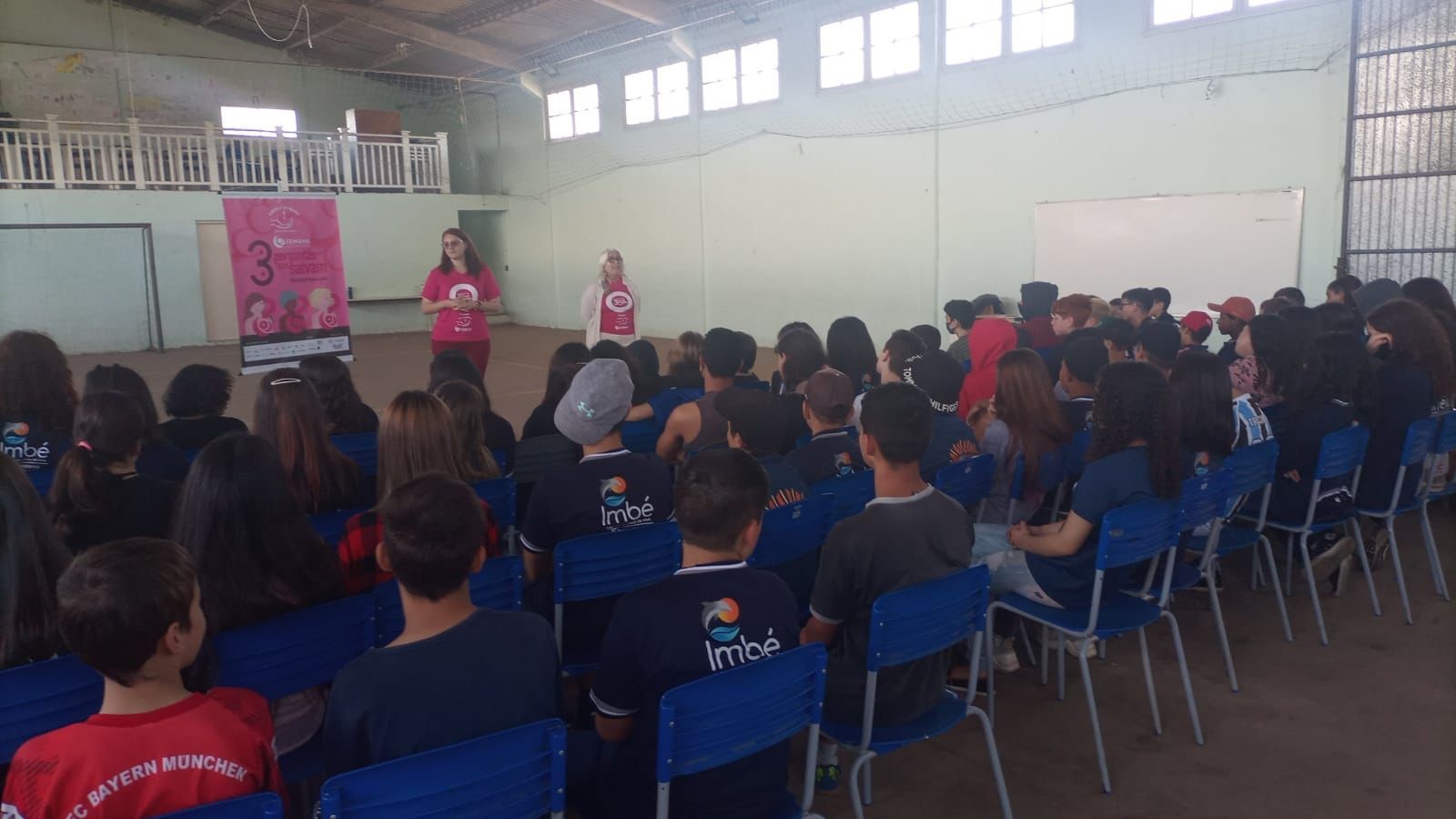 Imbé- Outubro Rosa escolas recebem palestras sobre prevenção ao câncer de mama