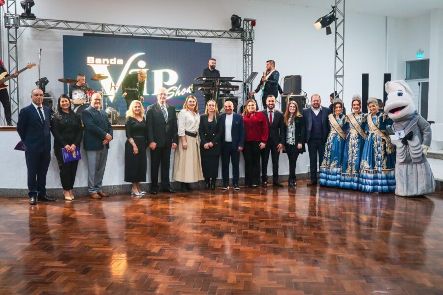 Tramandaí celebra lançamento da programação da 33ª Festa Nacional do Peixe no tradicional Jantar dos Cozinheiros.