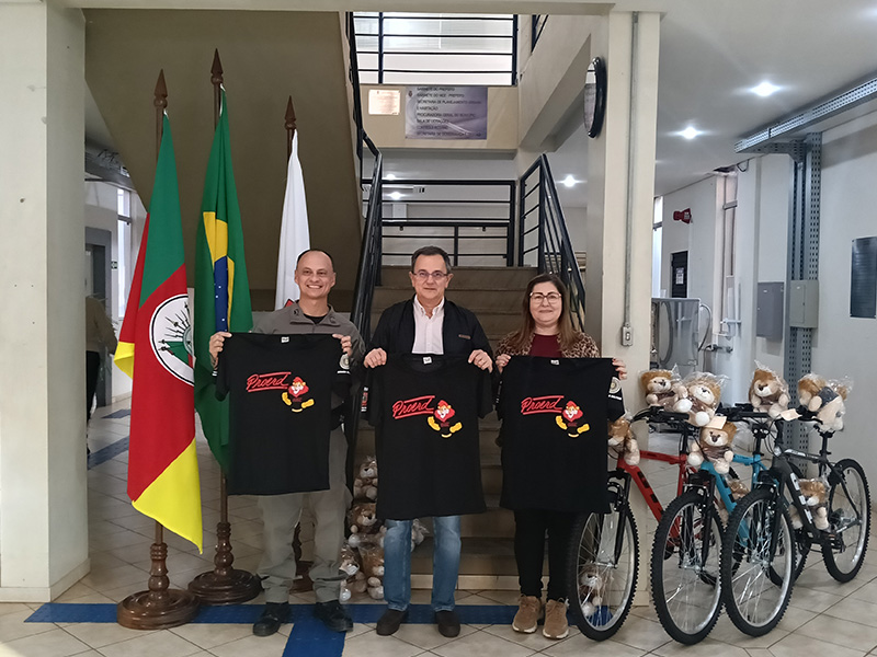 Santa Rosa – Prefeitura fortalece parceria com o PROERD e investe na formação de estudantes