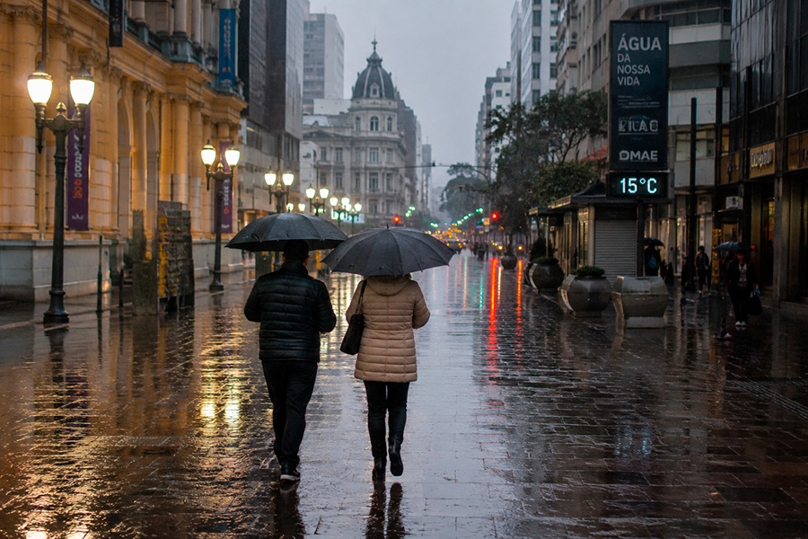 Clima Tempo – Chuva avança com temporais espalhados pelo RS nesta sexta-feira